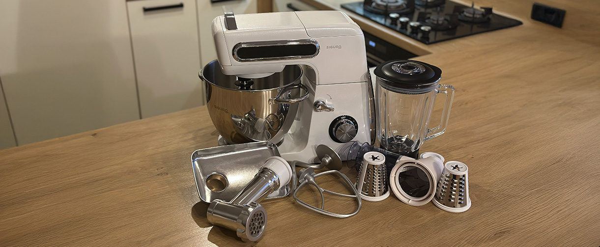 Kuchyňský robot Siguro z Alzy: Obstojí jako všestranný pomocník do kuchyně?